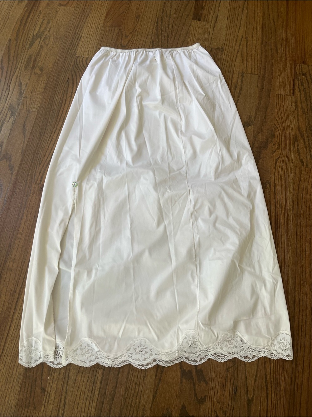 Vintage Classic White Lace-Hem Half Slip Today’s size S
